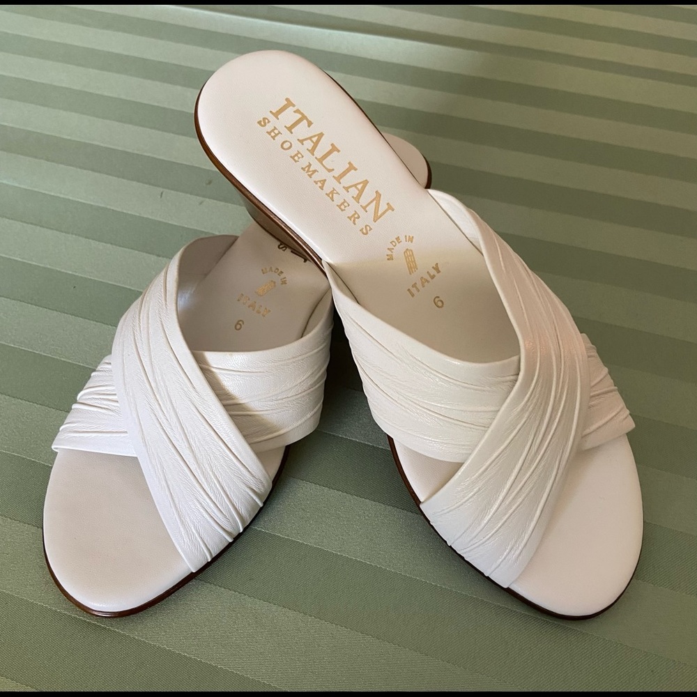 NEW! Italian Shoemaker White Wedge Slides Sandals Size 6